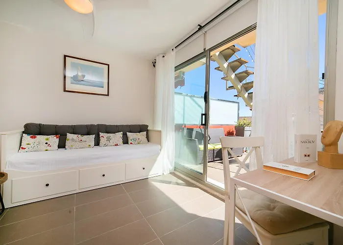 Atico Borumbot 2-2-3-14 아파트 *